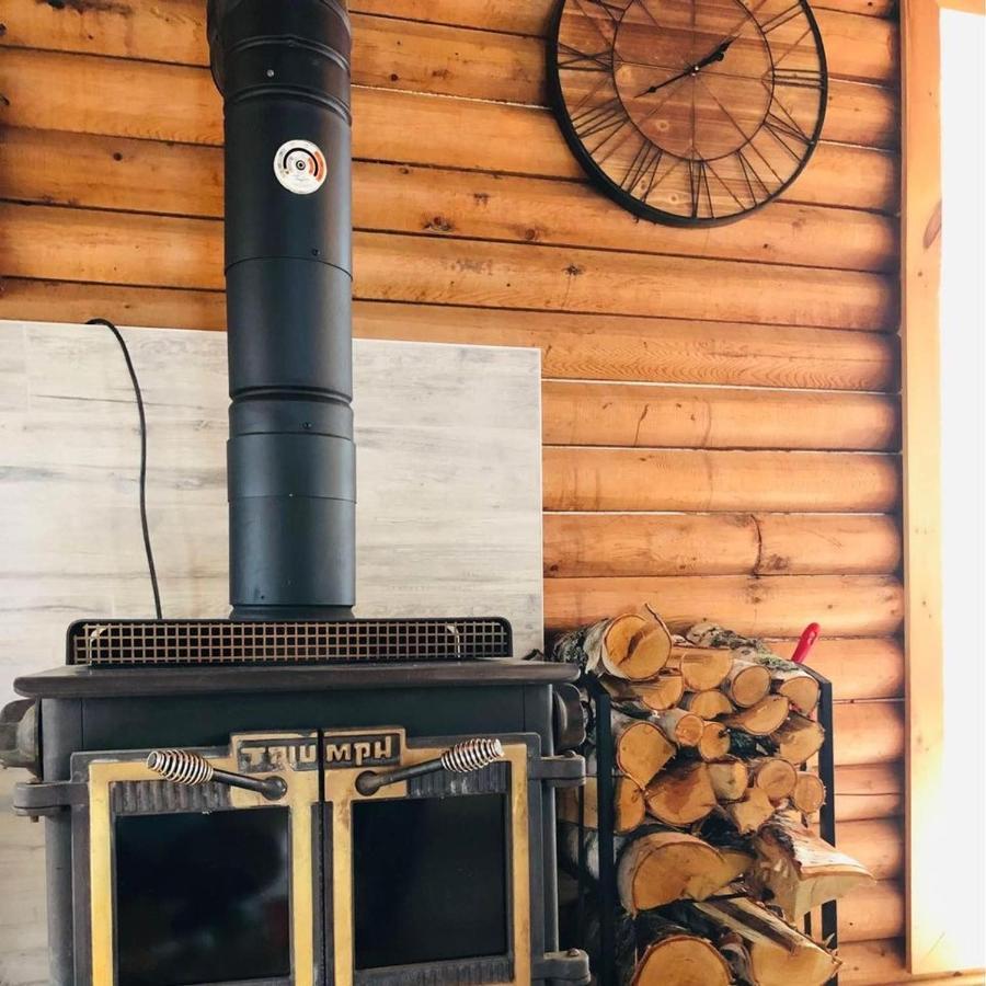 Le Chalet Au Souvenir Bouchette Bagian luar foto